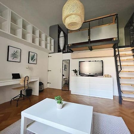 Stefanka Apartment Old Town Братислава Экстерьер фото